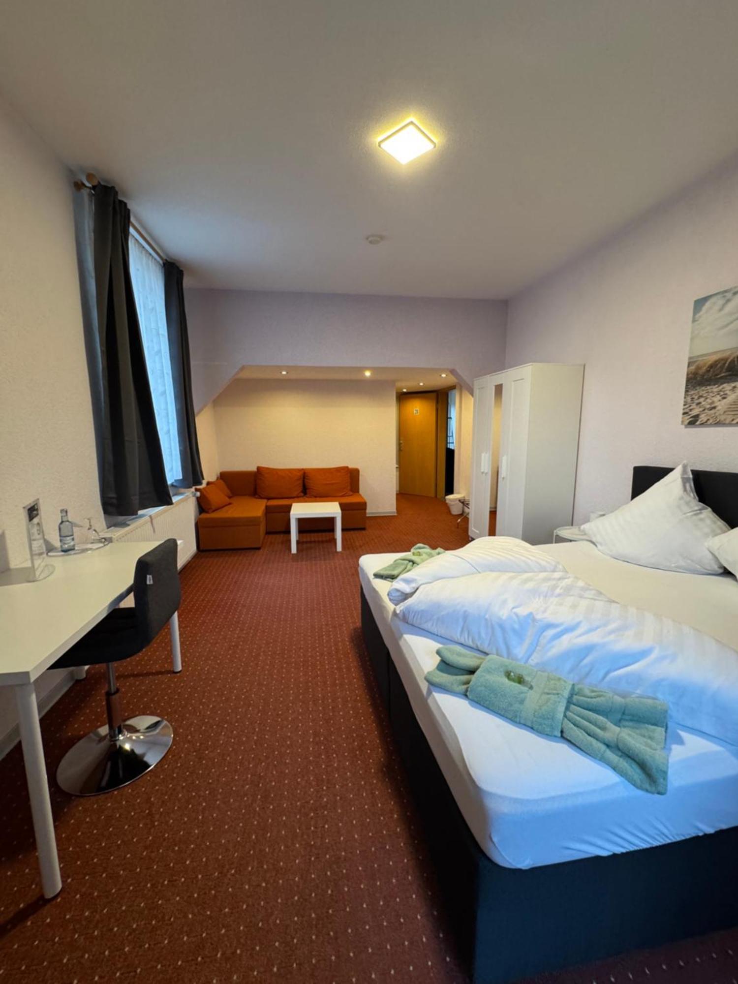 Hotel-Restaurant Christine Lübz Extérieur photo