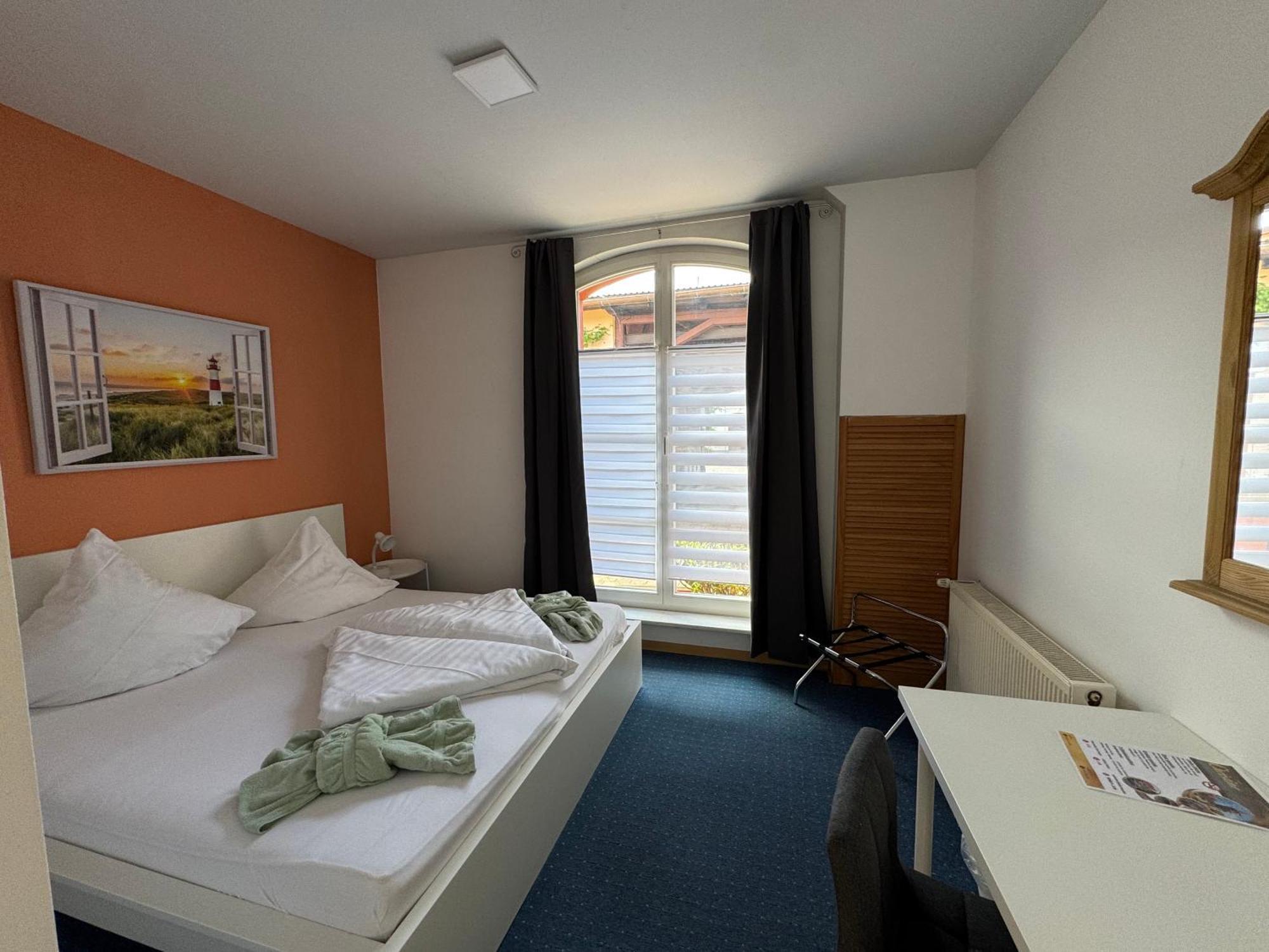 Hotel-Restaurant Christine Lübz Extérieur photo
