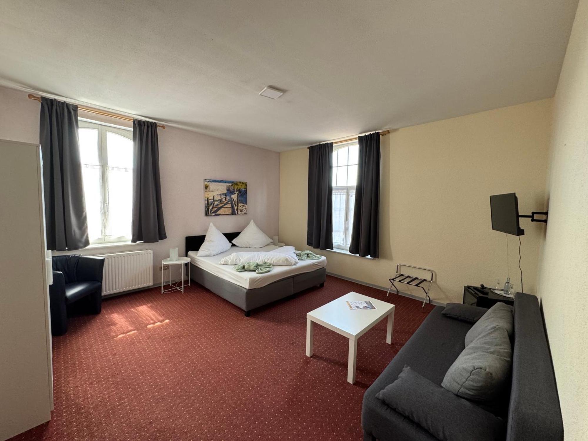 Hotel-Restaurant Christine Lübz Extérieur photo