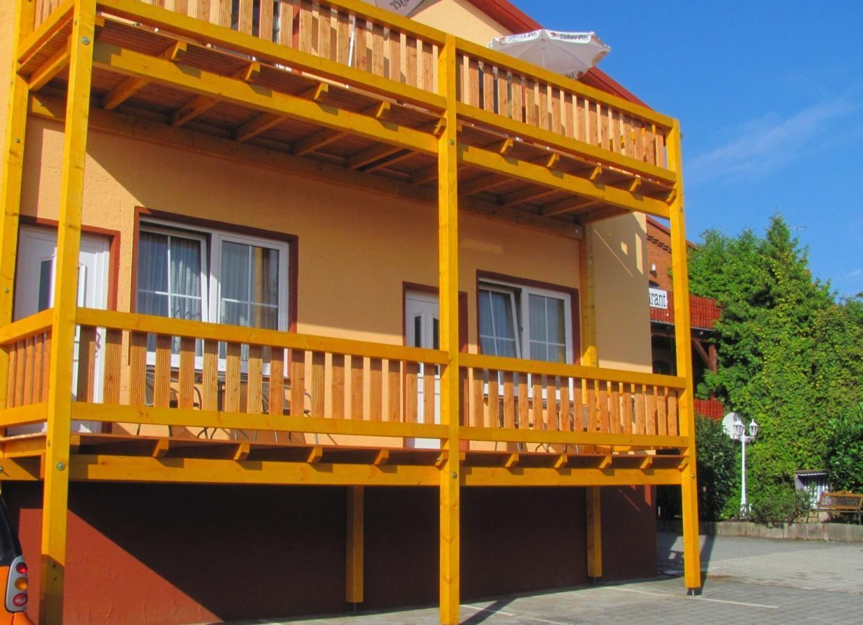 Hotel-Restaurant Christine Lübz Extérieur photo